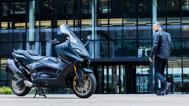 Skuter Premium Baru Mansory TMAX 560, Full Karbon dan Mesin Gahar